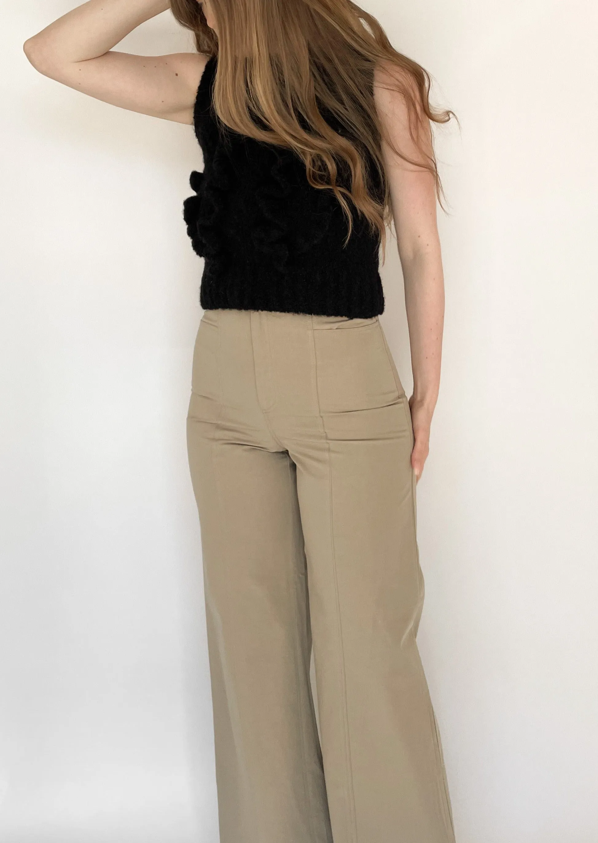 Knit Ruffle Vest - Black