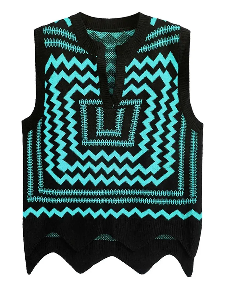 TEEK - Patterned Knitted V-Neck Sleeveless Sweater
